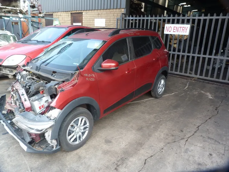 2021 Renault Triber B4DA view 2