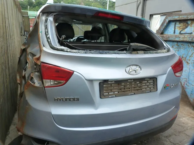 2011 Hyundai ix35 G4KD view 6