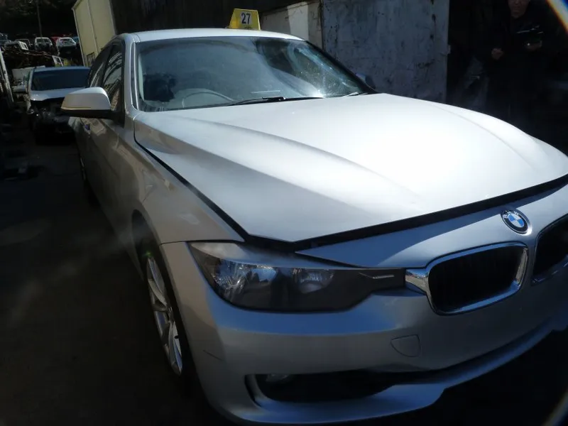 2013 BMW 3 Series N20 view 3