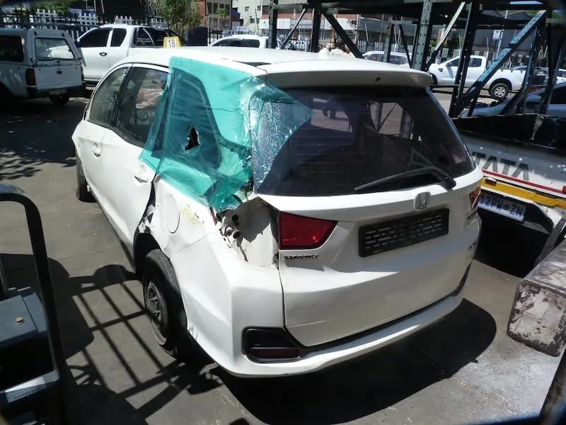 2015 Honda Mobilio L15Z1 view 4
