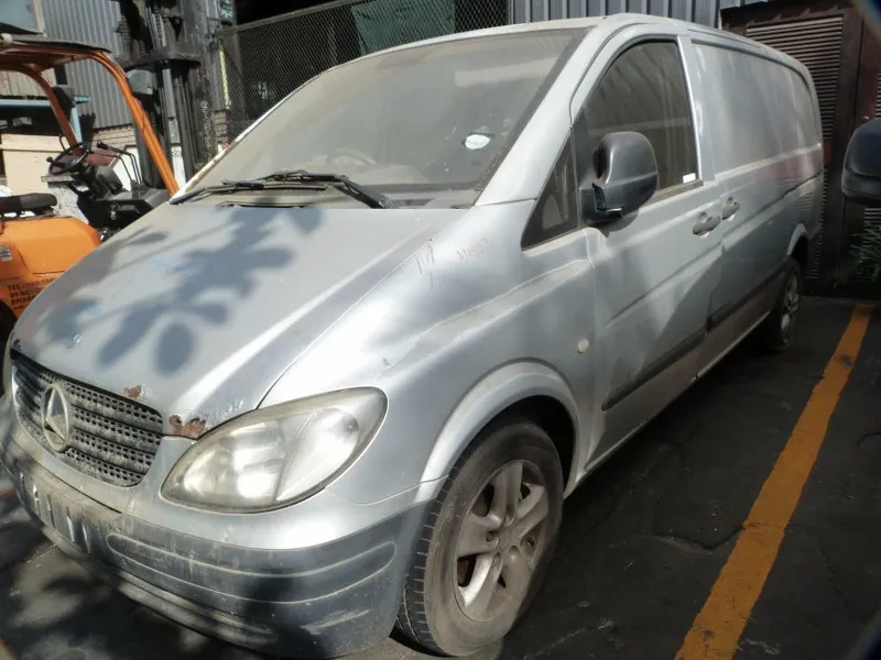 2010 Mercedes-Benz Vito 646 view 6