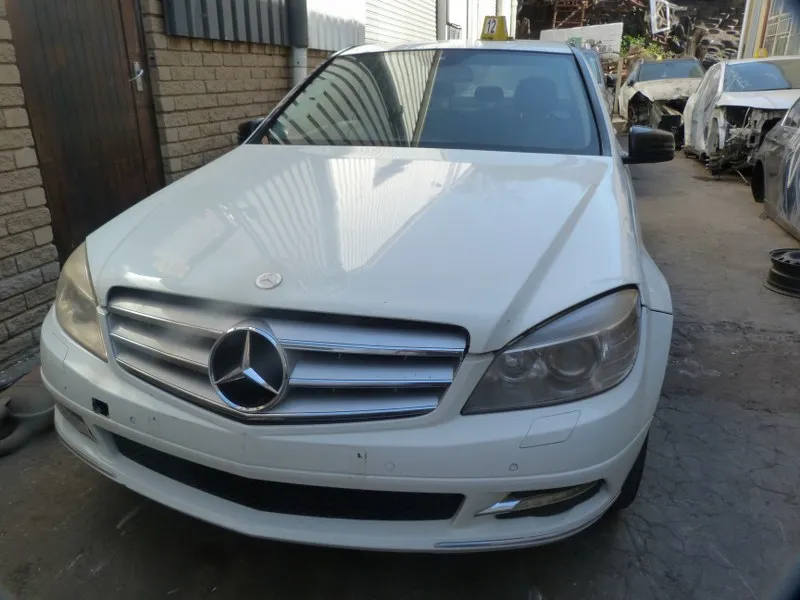 2010 Mercedes-Benz C-Class 2718 view 2