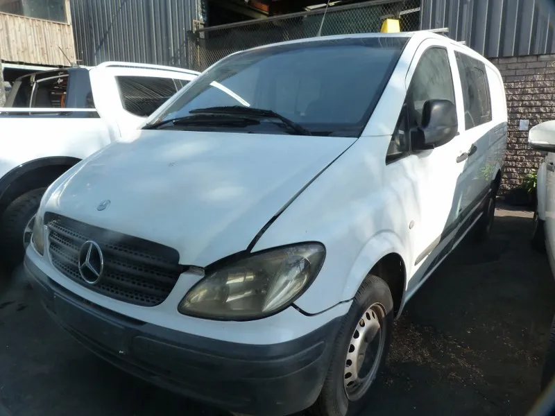 2005 Mercedes-Benz Vito 646 view 4