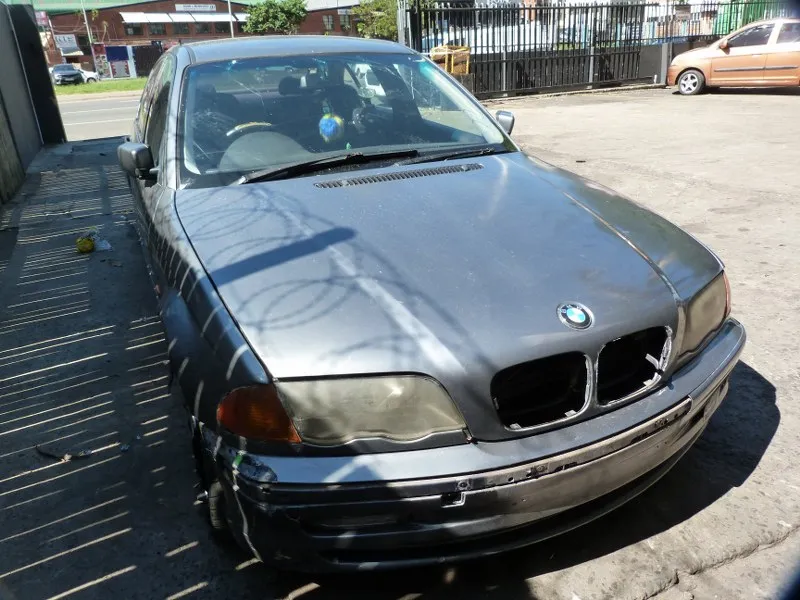 1998 BMW 3 Series M43 view 8