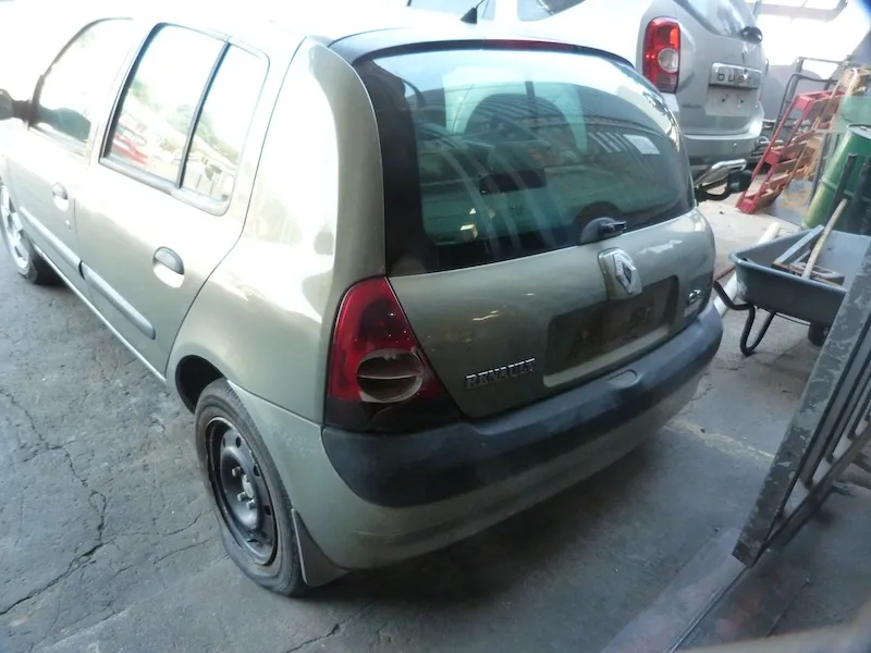 2005 Renault Clio  view 6
