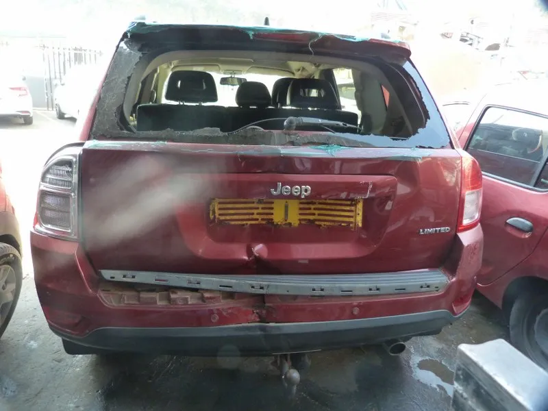 2013 Jeep Compass  view 5