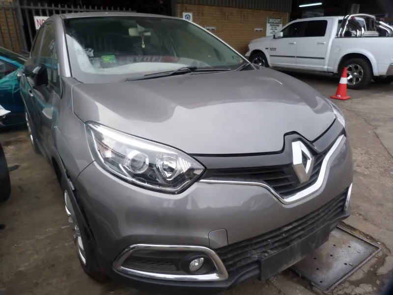 2016 Renault Captur  view 3