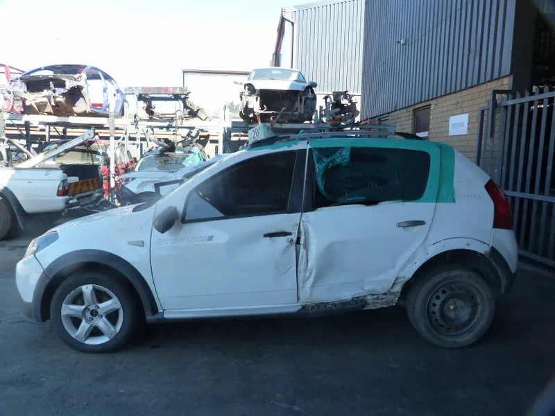 2011 Renault Sandero K7M view 5