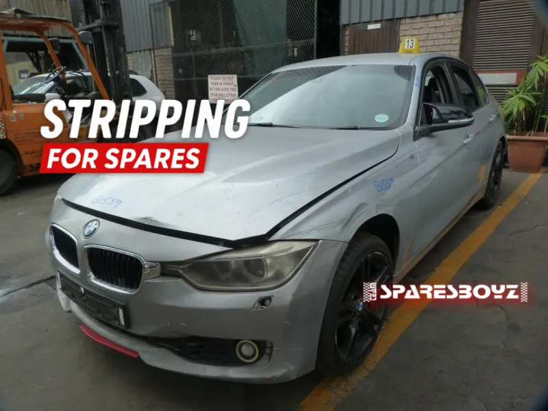 2015 BMW 3 Series view 2