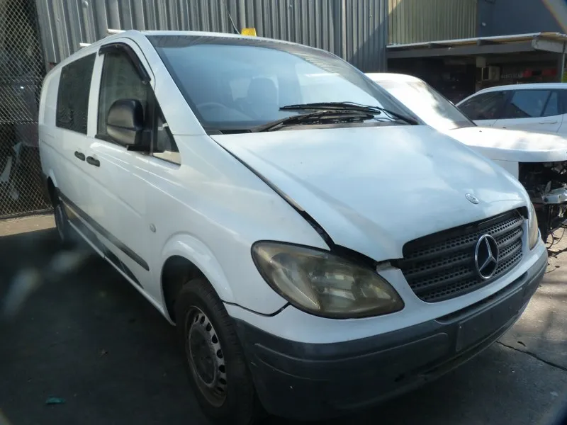 2005 Mercedes-Benz Vito 646 view 3