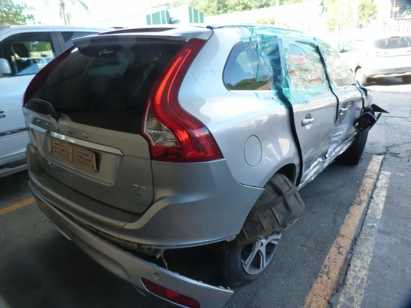 2015 Volvo XC60 D5244T view 7