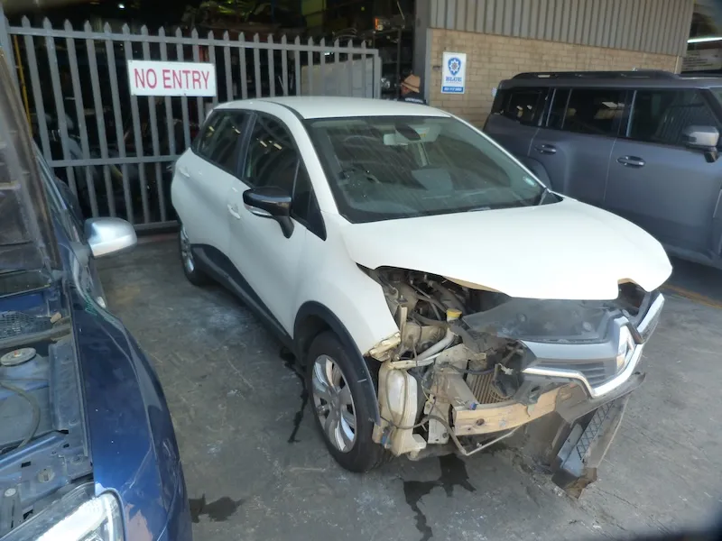 2017 Renault Captur  view 2