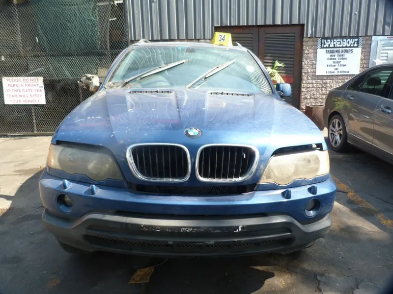 2001 BMW X5 M54 view 2
