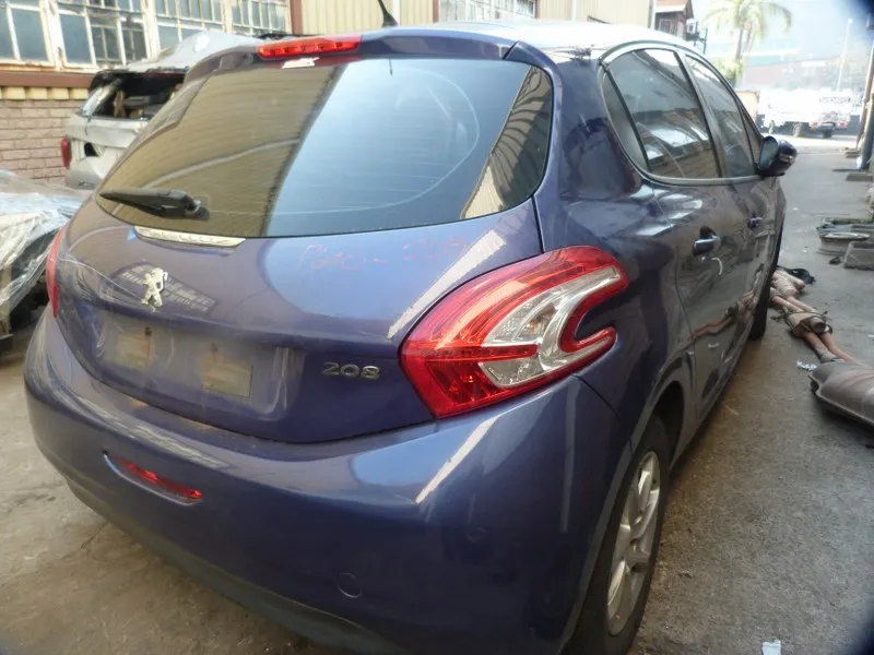 2012 Peugeot 208 10B view 7