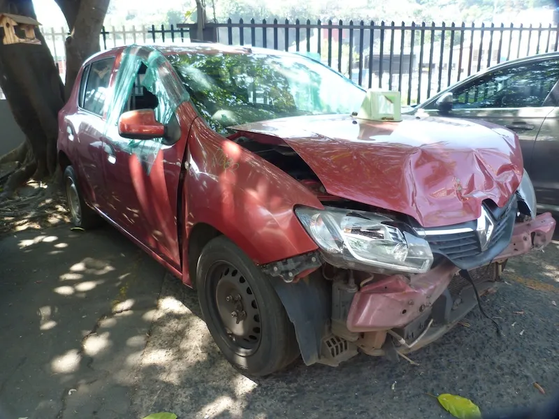2015 Renault Sandero  view 4