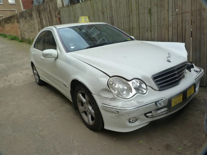 2007 Mercedes-Benz C-Class  view 2