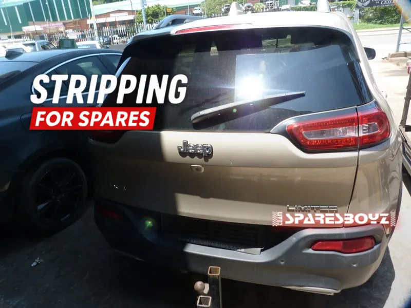 2015 Jeep Cherokee  view 4