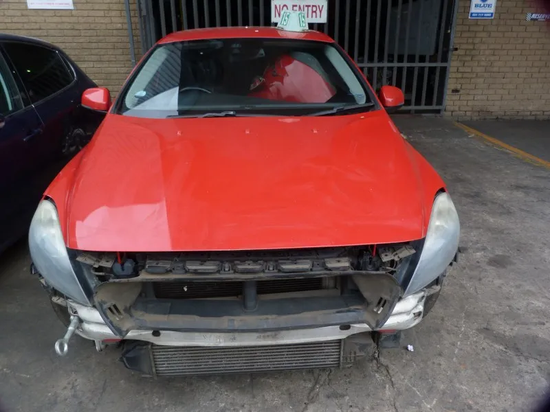 2012 Volvo V40 D5204T6 view 2