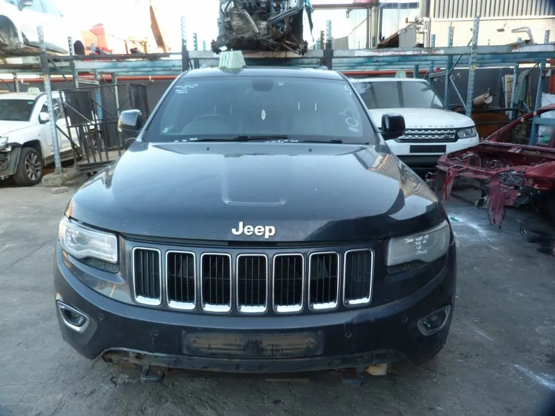 2013 Jeep Grand Cherokee  view 2