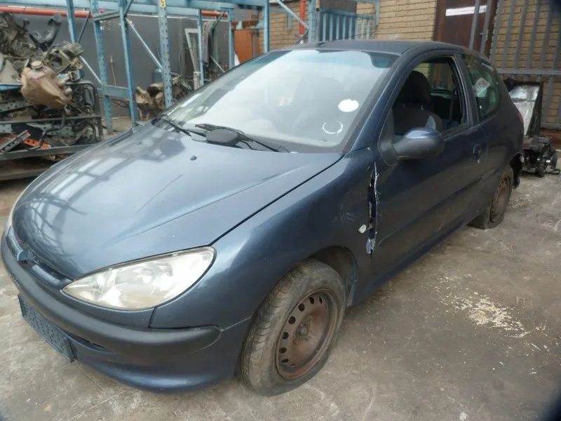 2004 Peugeot 206 10FS view 5