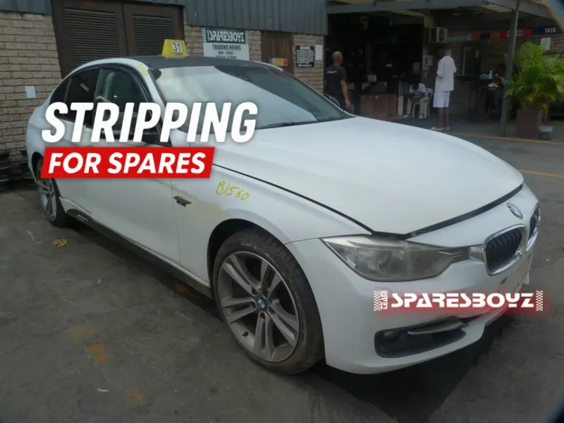 2013 BMW 3 Series view 2