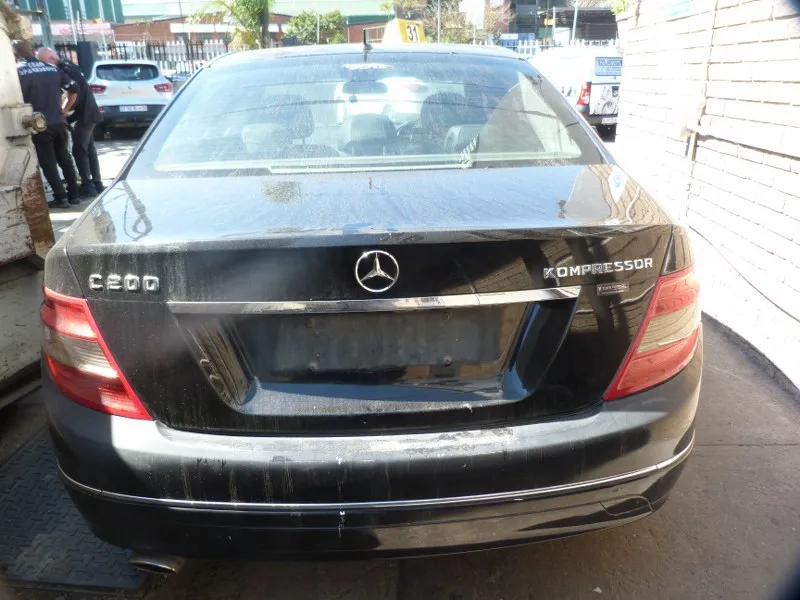 2010 Mercedes-Benz C-Class 2718 view 5