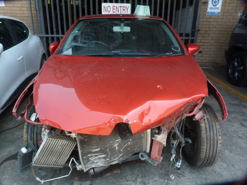 2014 Renault Clio H4BA view 2