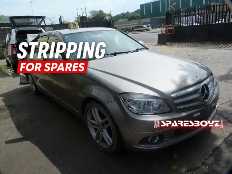 2007 Mercedes-Benz C-Class  view 2