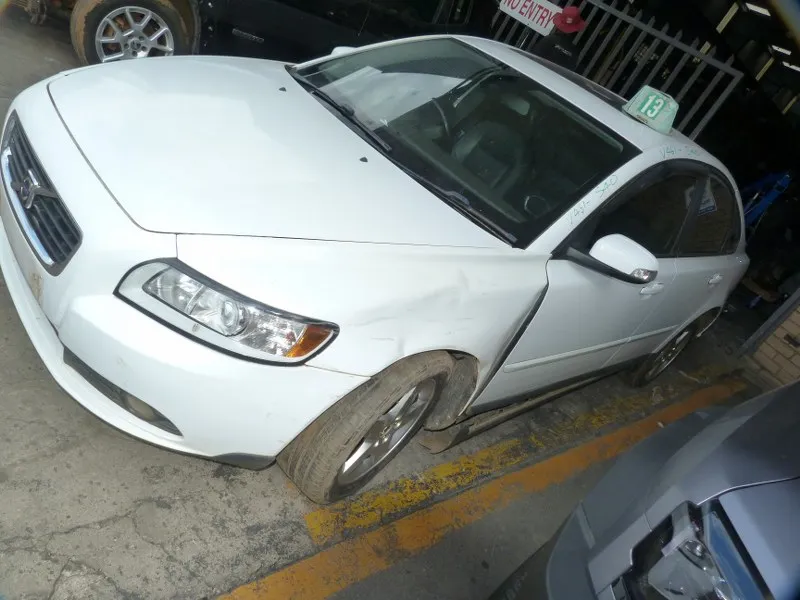 2008 Volvo S40 B4204S3 view 5