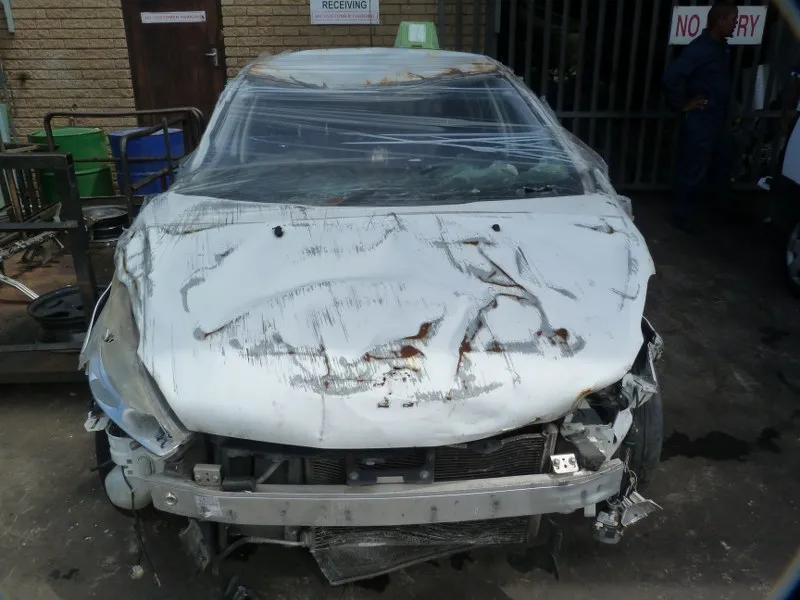 2014 Peugeot 208 10FH view 2