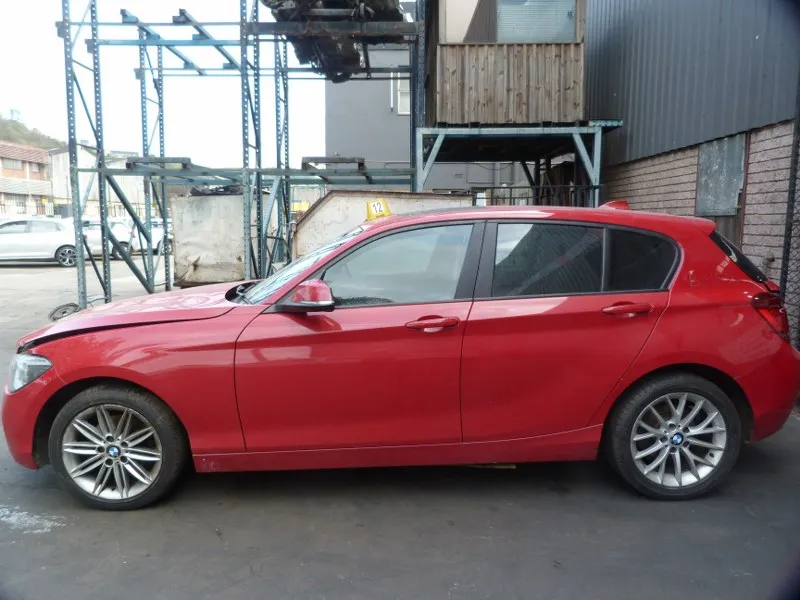 2014 BMW 1 Series view 5