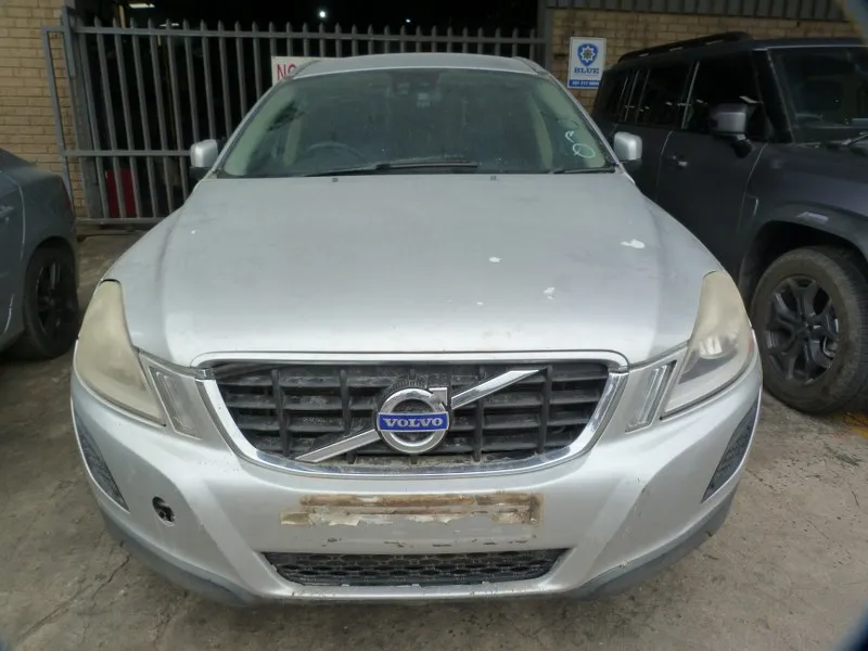 2011 Volvo XC60 B4204T view 2