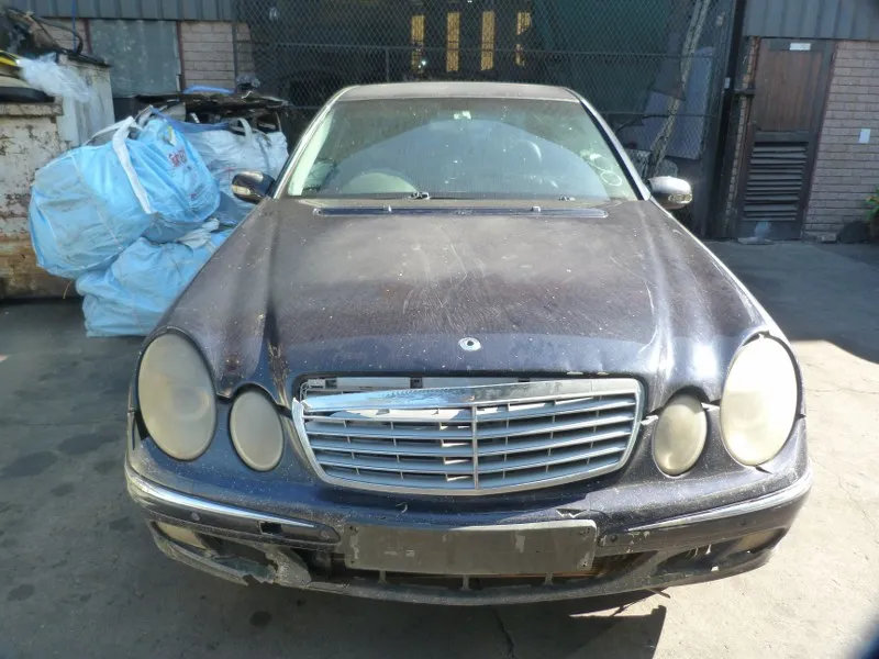 2004 Mercedes-Benz E-Class 271 view 2