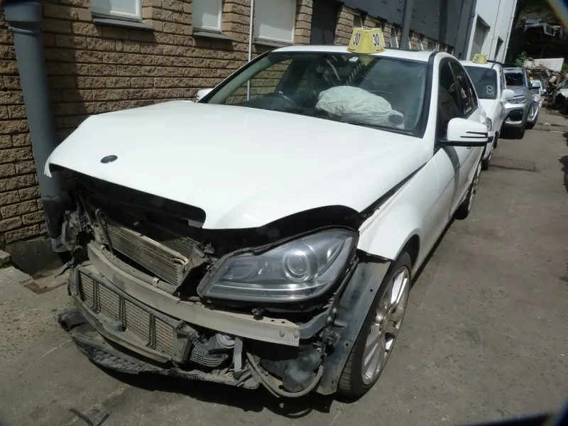 2013 Mercedes-Benz C-Class 642 view 4