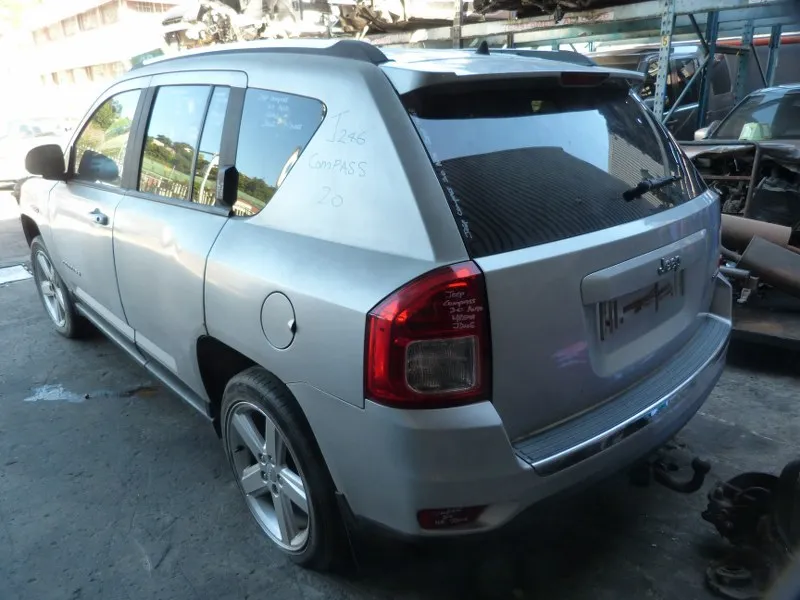 2012 Jeep Compass  view 7