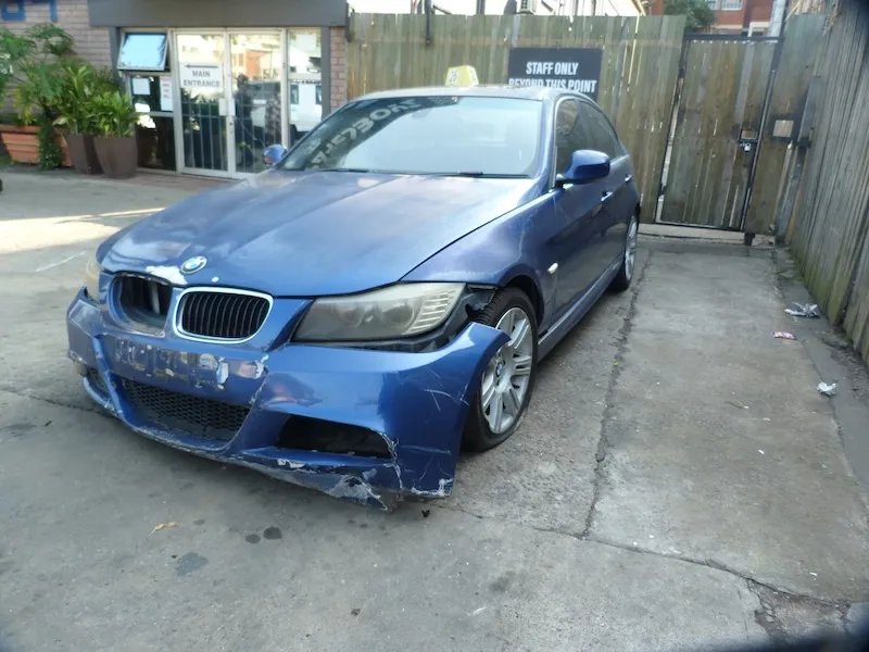 2010 BMW 3 Series N46N view 2