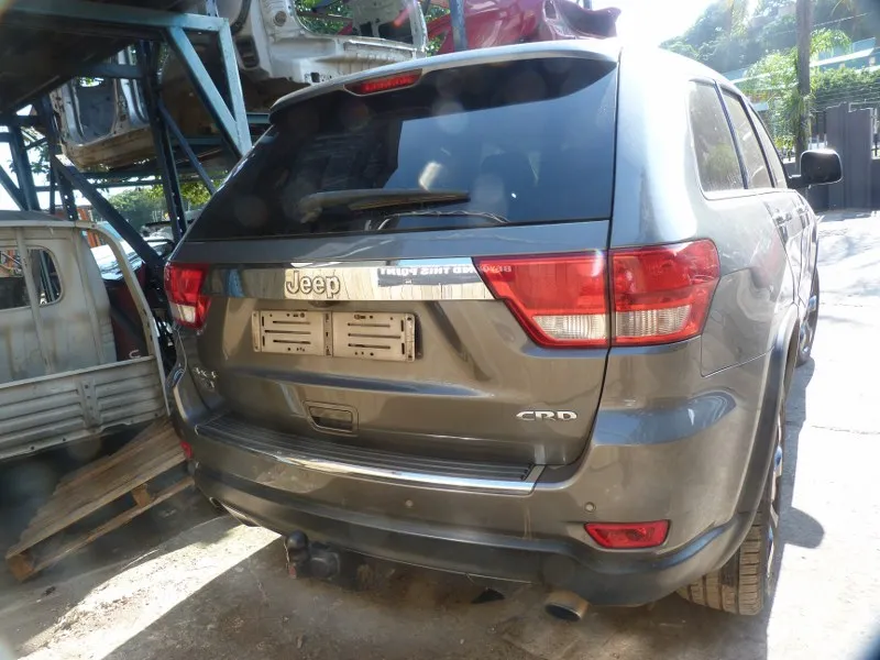 2012 Jeep Grand Cherokee 3.0 V6 view 9