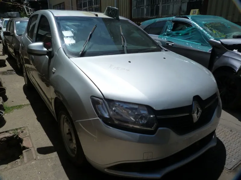 2016 Renault Sandero  view 4