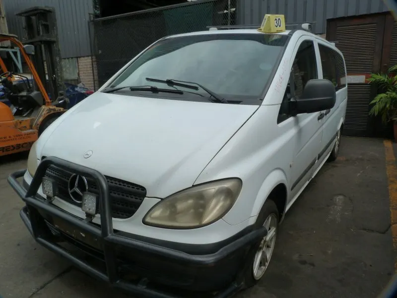 2004 Mercedes-Benz Vito 646 view 3