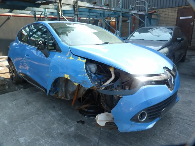 2016 Renault Clio H4BA view 2