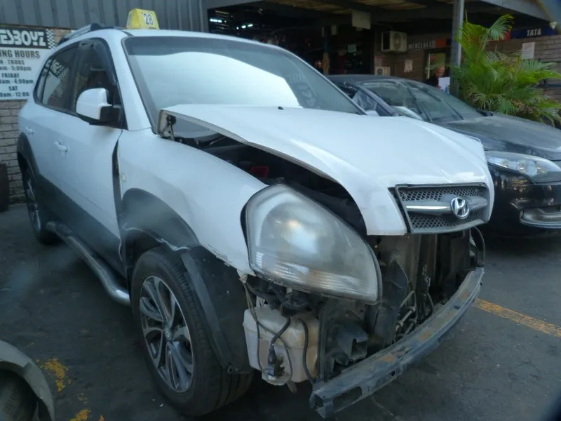 2007 Hyundai Tucson G4GC view 4