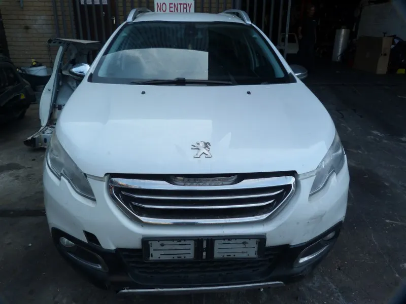 2016 Peugeot 2008 view 4