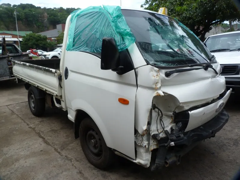2016 Hyundai H100 Bakkie D4BB view 3