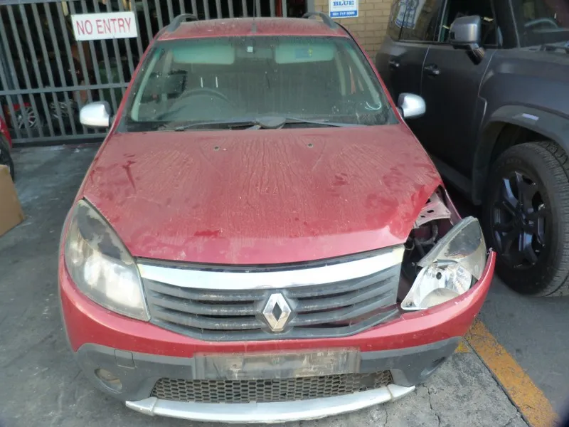 2012 Renault Sandero  view 2