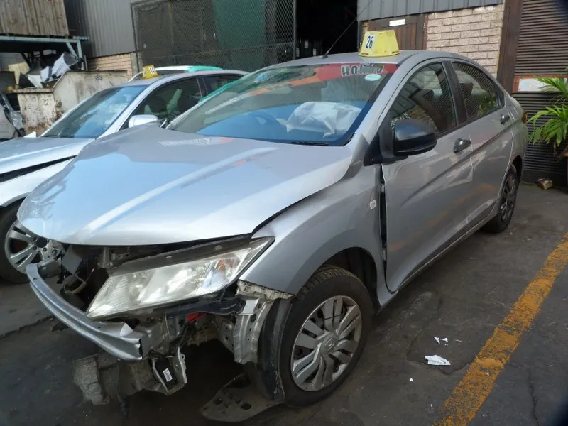 2014 Honda Ballade L15Z1 view 4