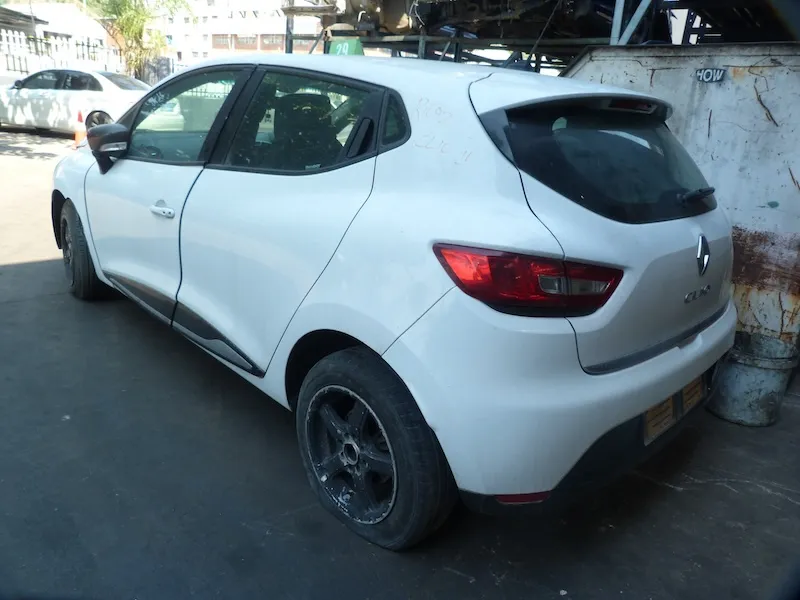 2014 Renault Clio  view 6