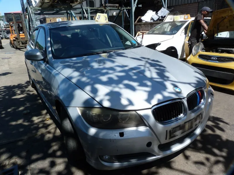2009 BMW 3 Series  view 3