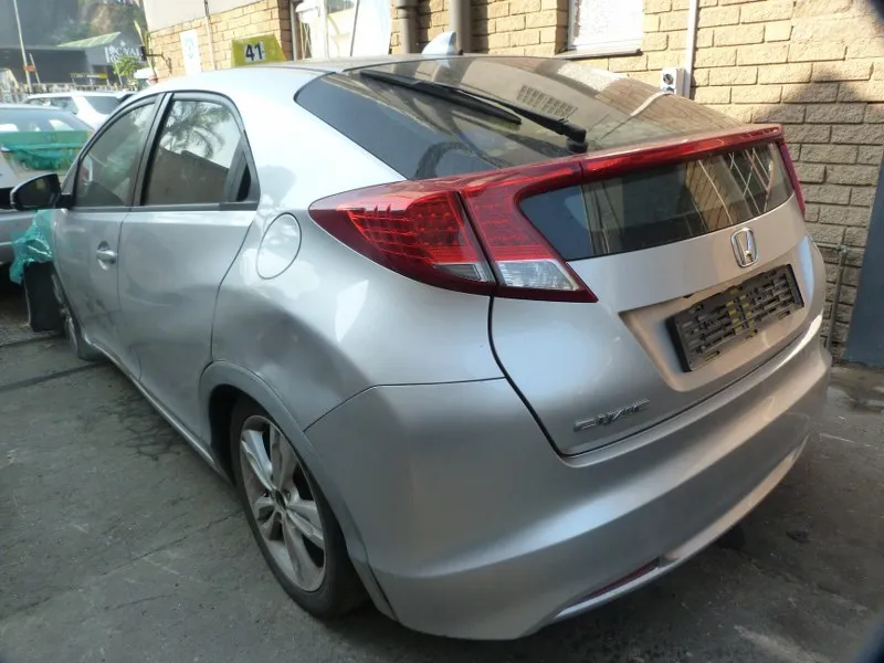 2012 Honda Civic R18Z4 view 6