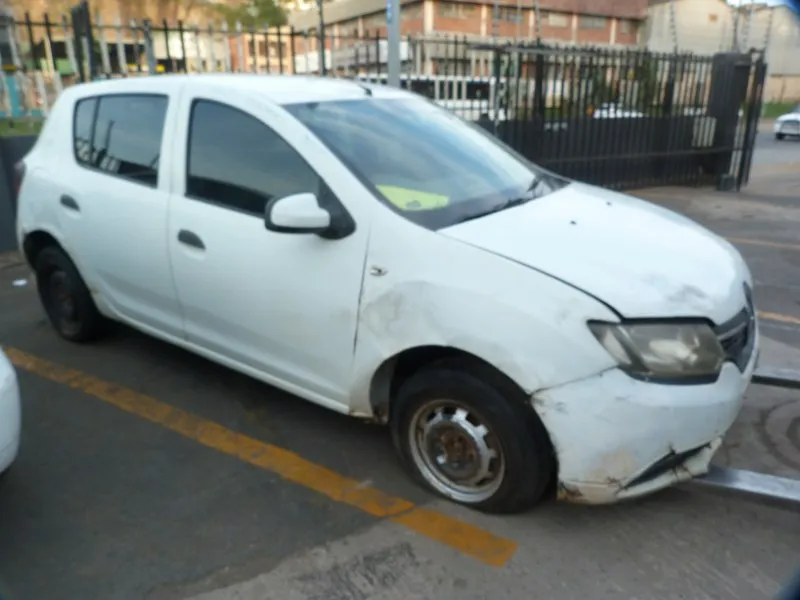 2016 Renault Sandero H4BA view 5