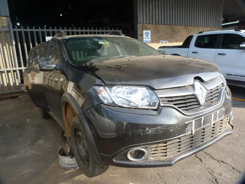 2014 Renault Sandero view 5
